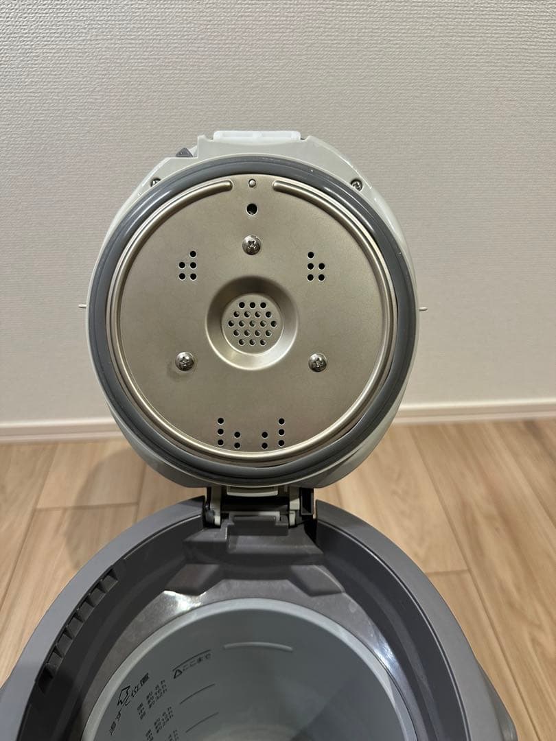 美品【2023年製　4L大容量】象印 スチーム加湿器 型名EE-DD50グレー