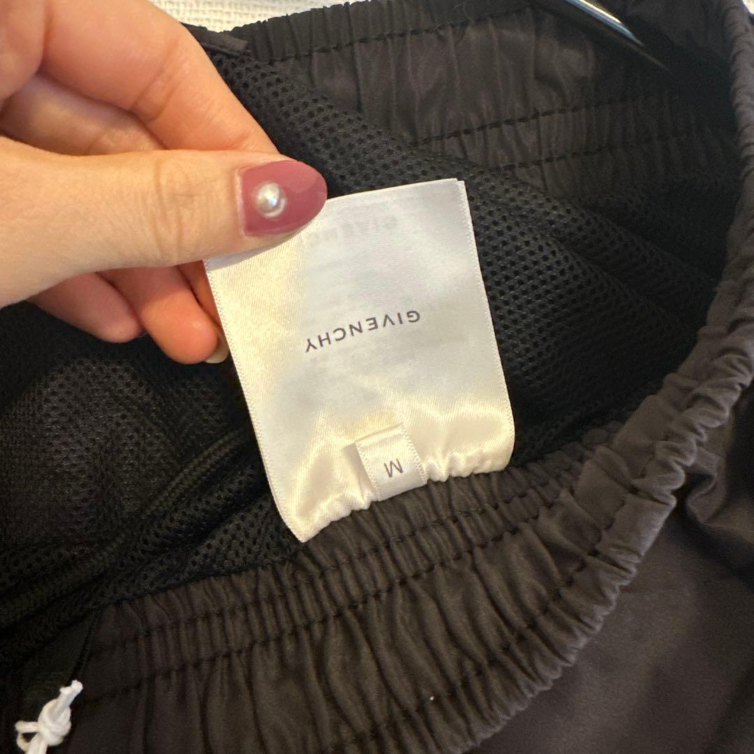 GIVENCHY ブラック ショートパンツ M