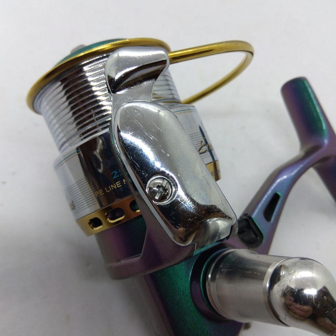 ダイワ 初代 05エメラルダス 2506 中古スピニングリール