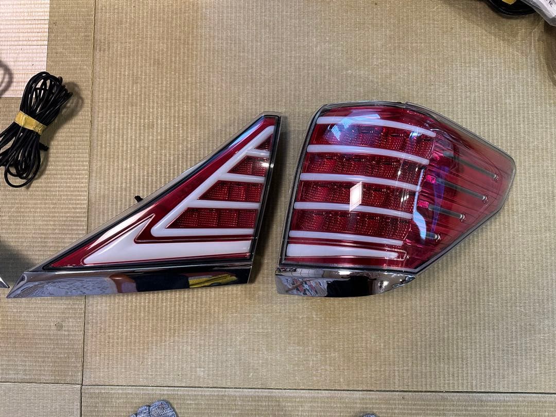 20ヴェルファイア 20アルファード Valenti テールランプ REVO