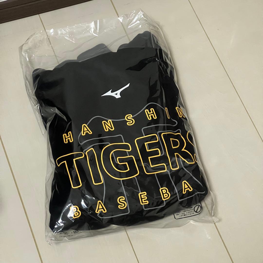 【新品未使用】阪神タイガース　レプリカパーカー　サイズ　O