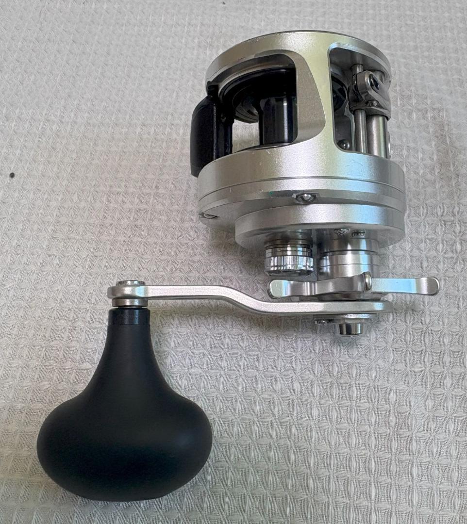 シマノ製ベイトリール「オシアカルカッタ 300HG」