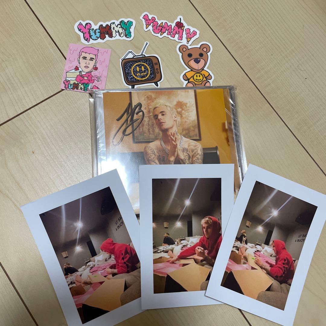 j*2様 ジャスティンビーバー　サイン入りCD＋ステッカー＋写真セット