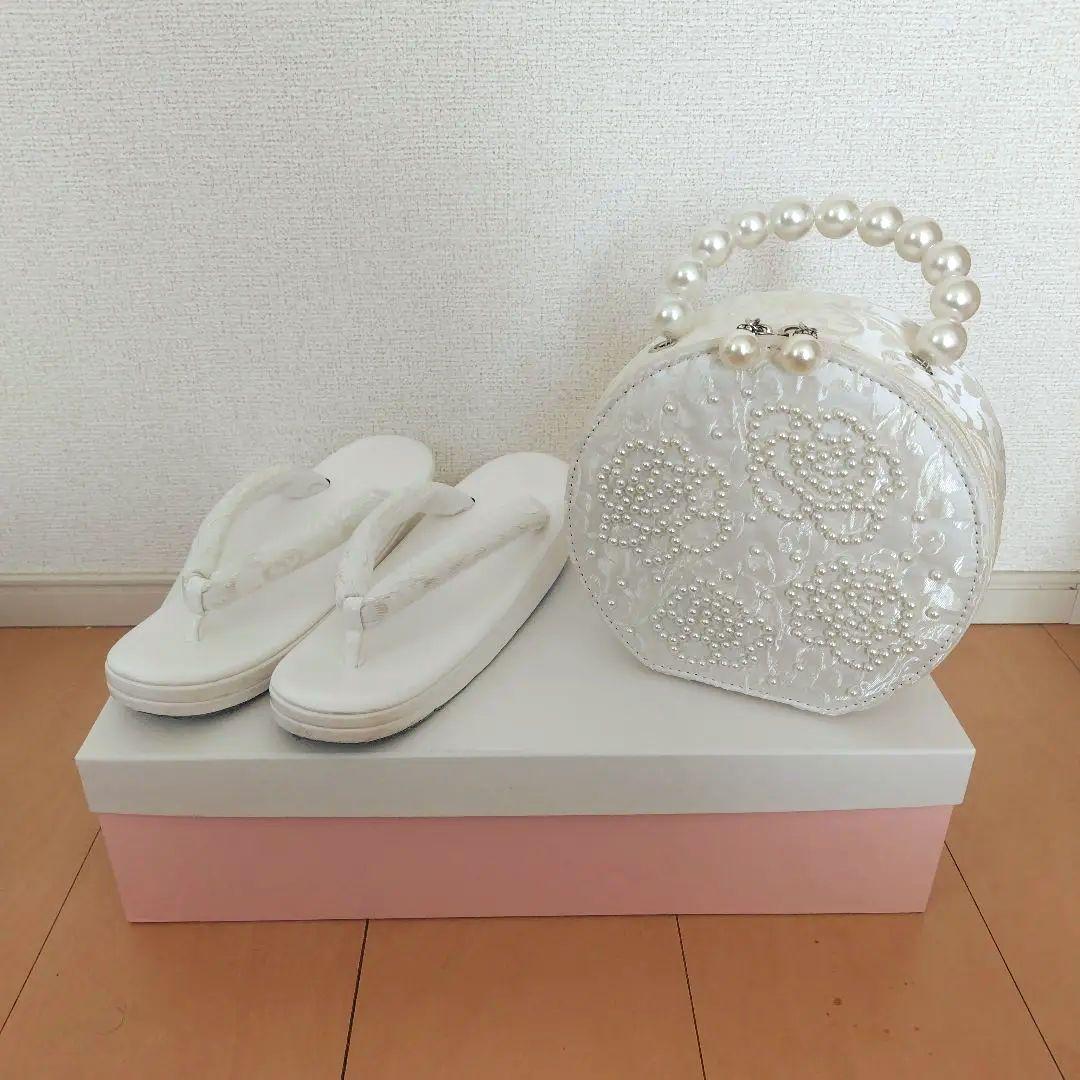 パール装飾の円形バッグと草履のセット 白 成人式