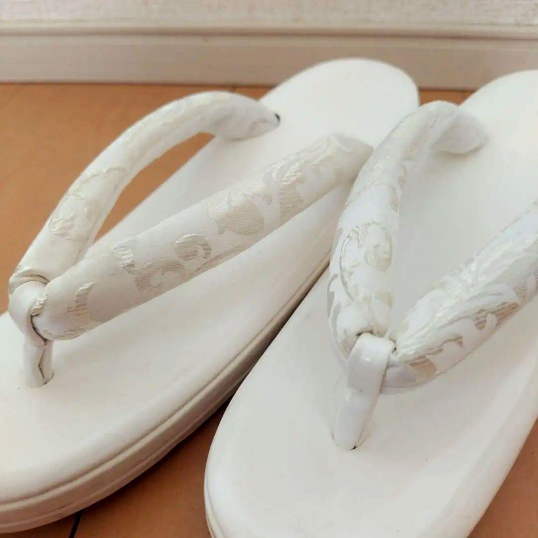 パール装飾の円形バッグと草履のセット 白 成人式