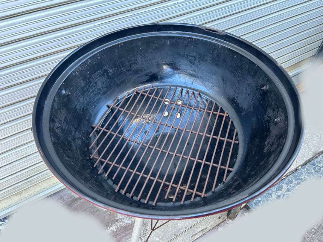 832 バーベキューコンロ　weber 直径47㎝　タイヤ付き