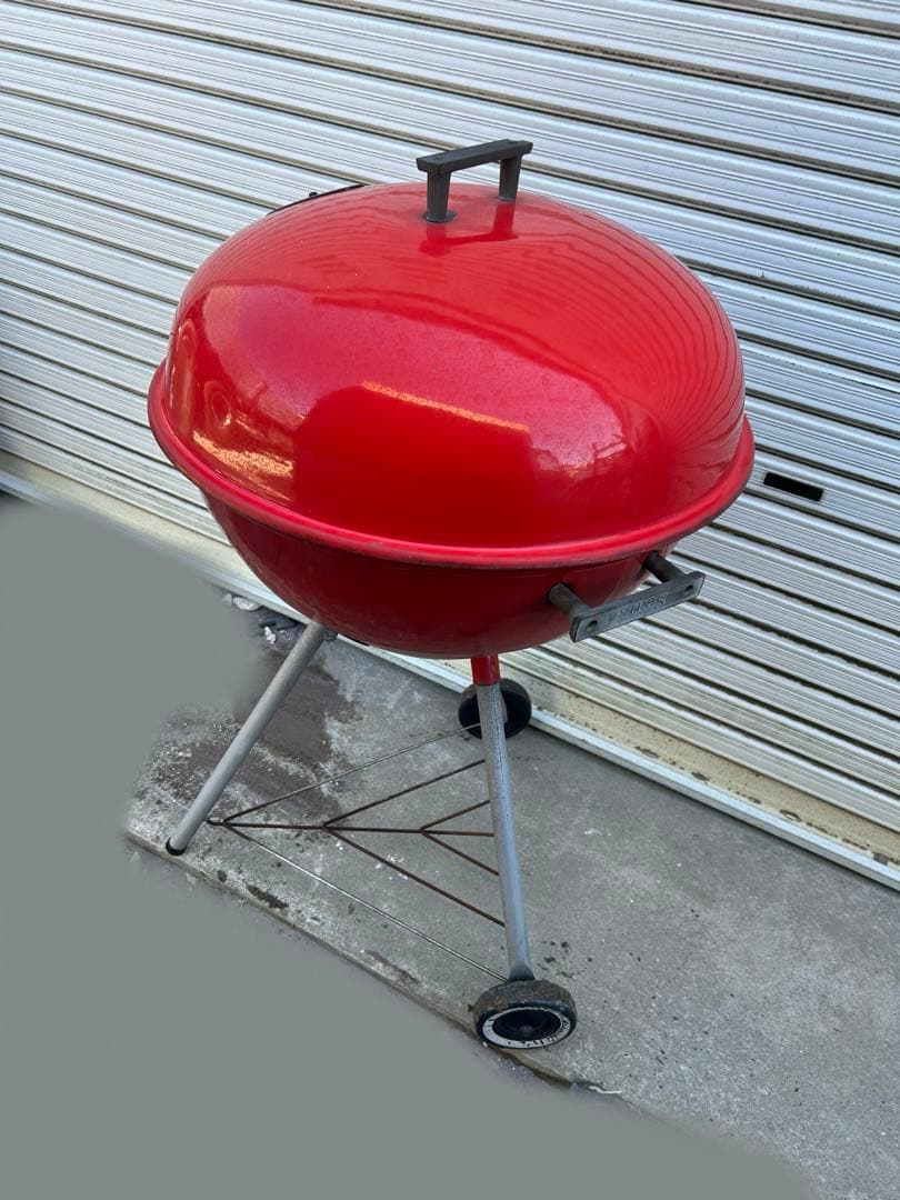 832 バーベキューコンロ　weber 直径47㎝　タイヤ付き