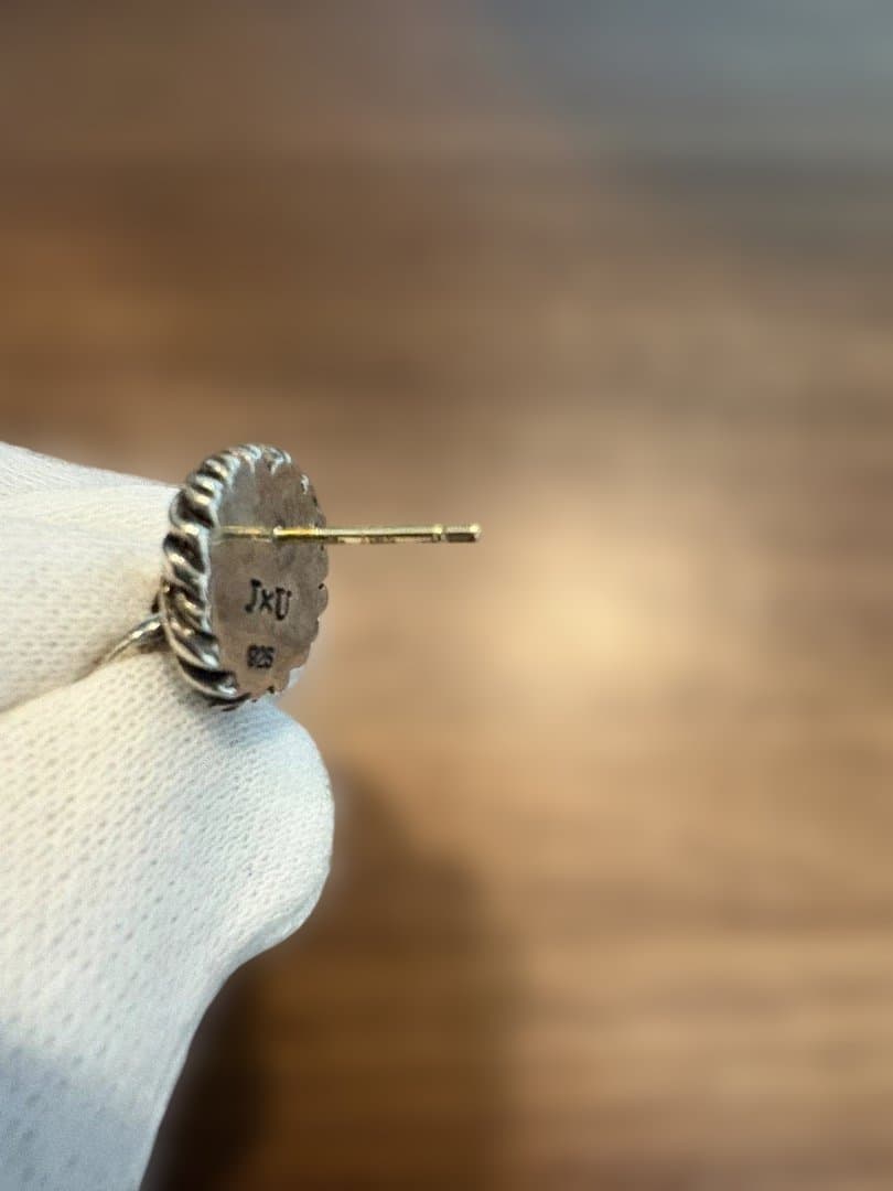 ジャスティンデイビス　ライオンキーパーピアス