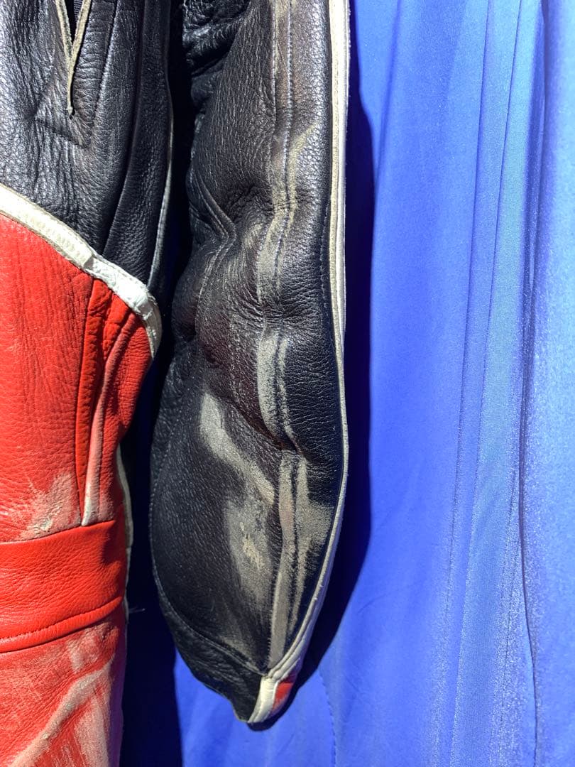 KUSHITANI バイク用革ツナギ 赤黒ストライプ Lサイズ