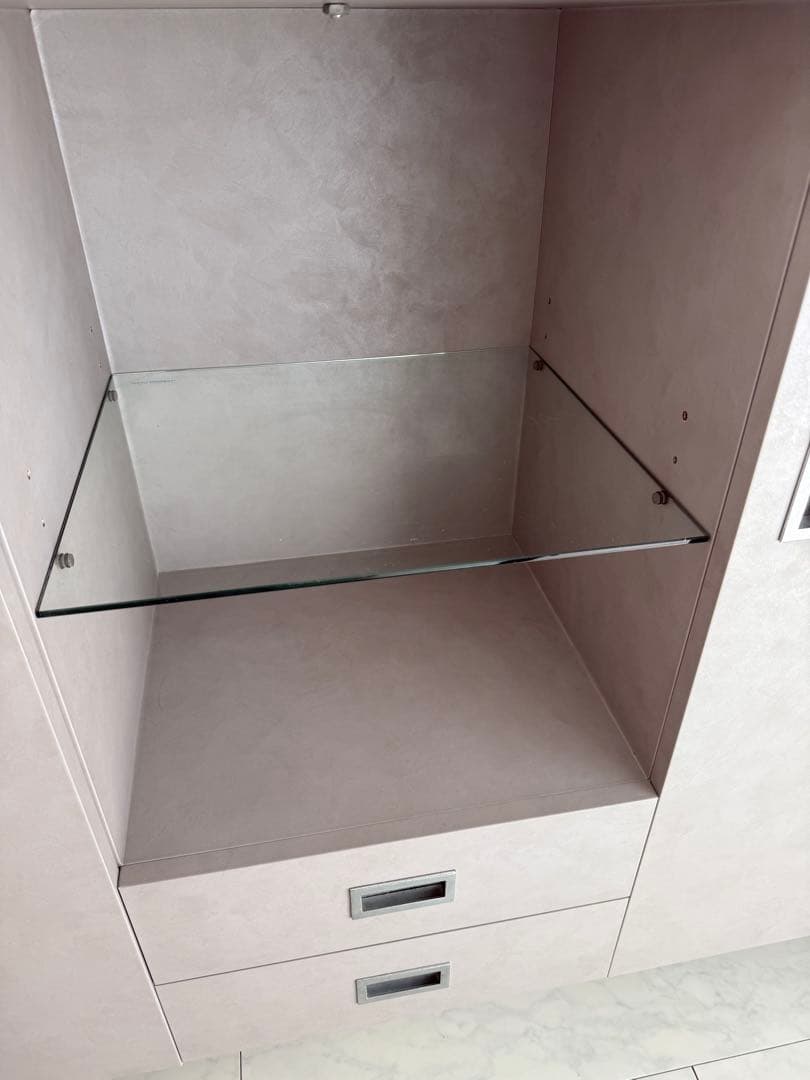 グレーキャビネット モダンデザイン