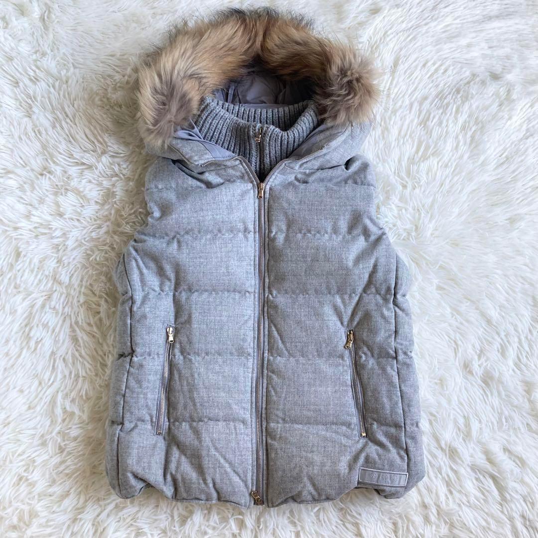 タトラス ダウンベスト ファー フード カシミヤ 金具ゴールド グレー