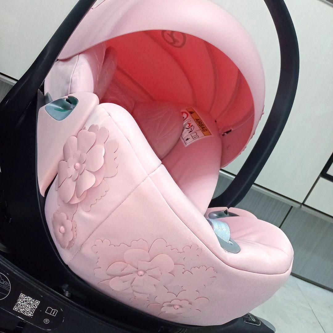 極美品♡【cybex】クラウドZ2(シンプリーフラワーズ) ＆ ベースZ2