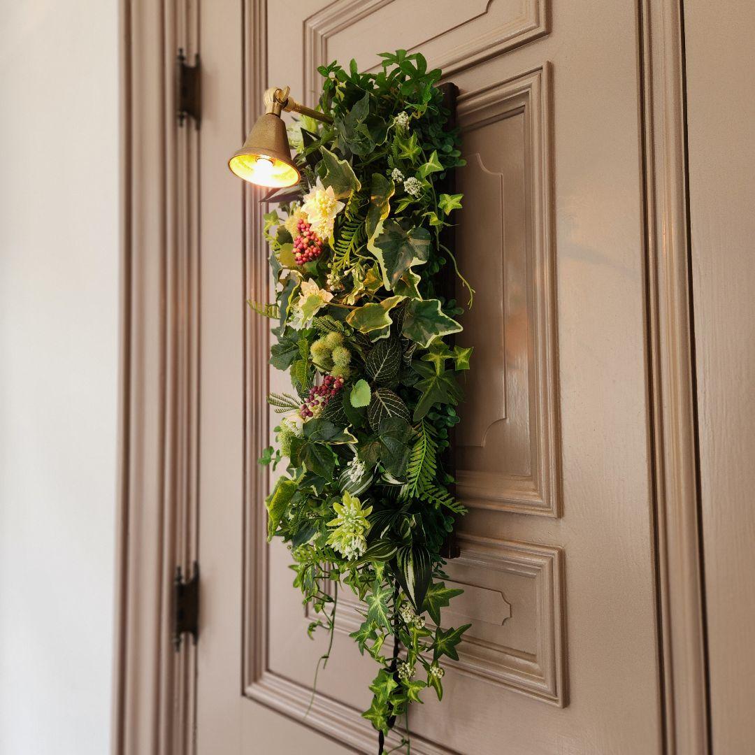 真鍮ベルの壁掛け照明　ウォールグリーン　ディナーベル　間接照明　手作り