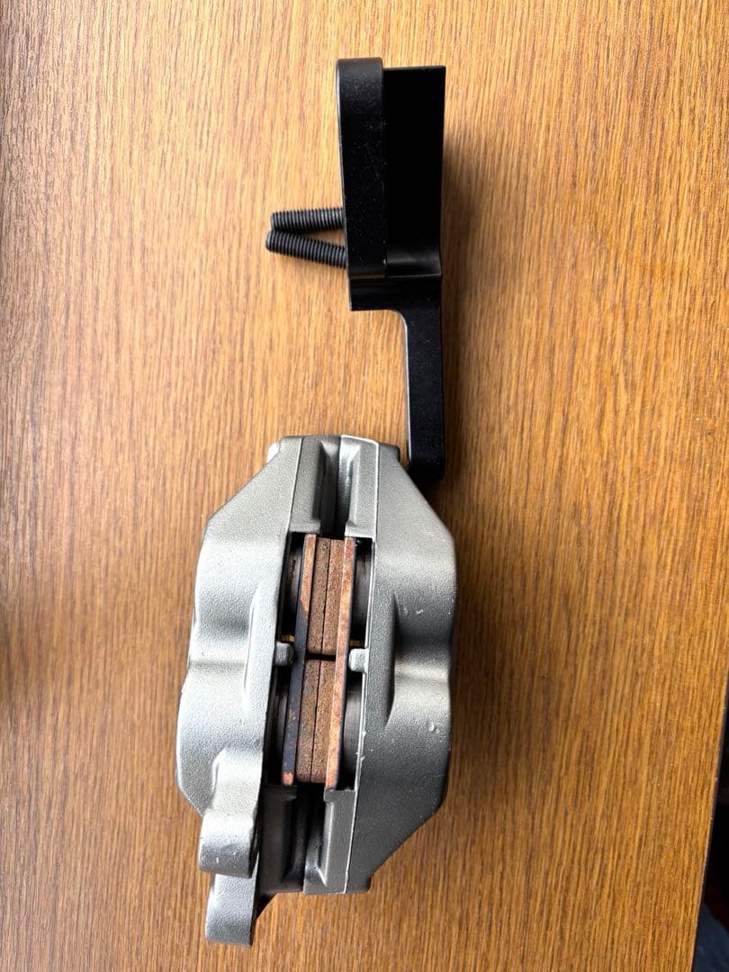 wr250f Brembo ブレーキキャリパー マウントブラケット付