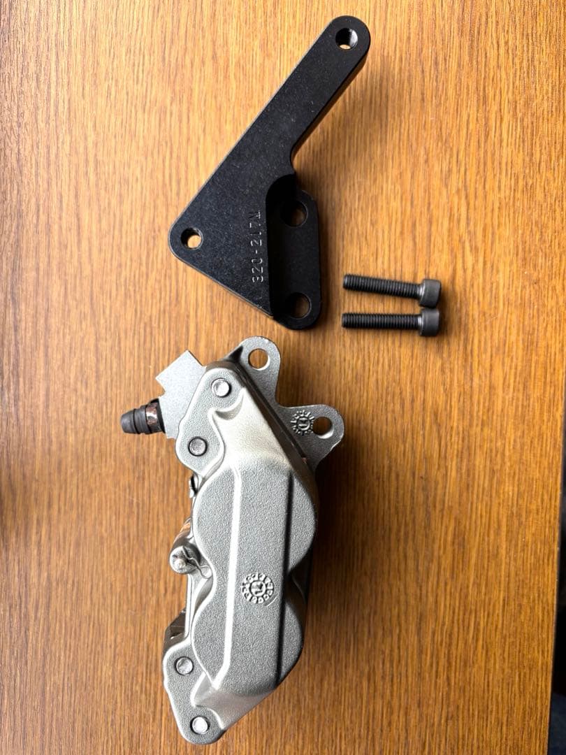 wr250f Brembo ブレーキキャリパー マウントブラケット付