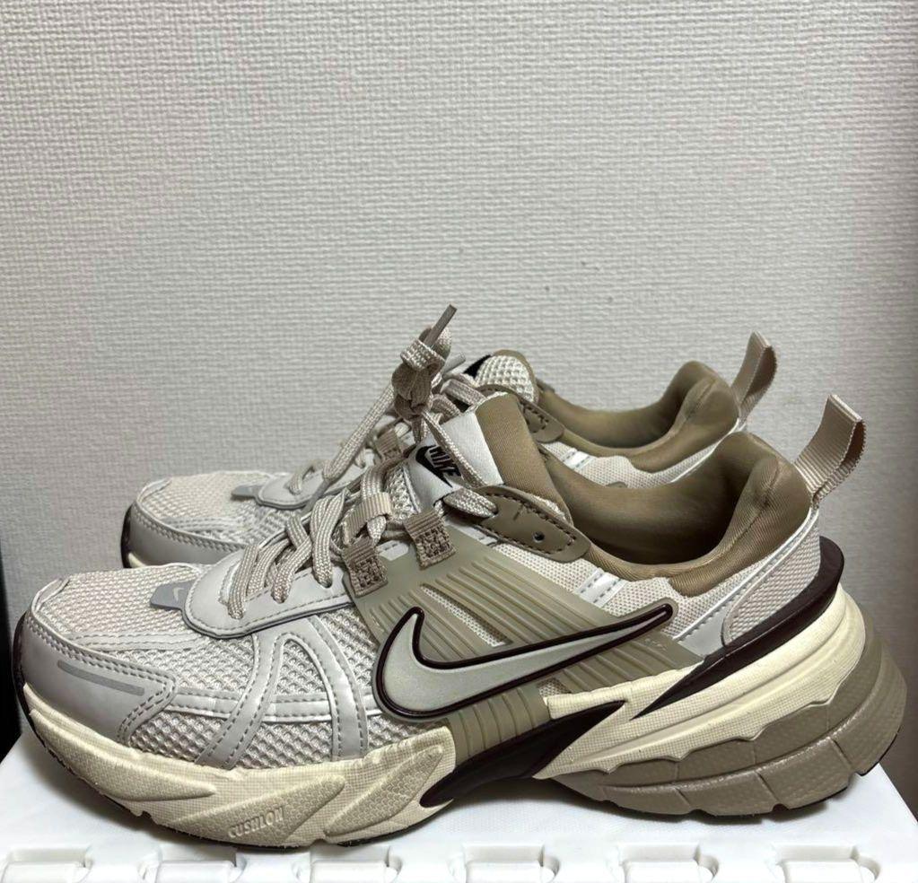 NIKE V2K run SHIPS モカブラウン 25cm