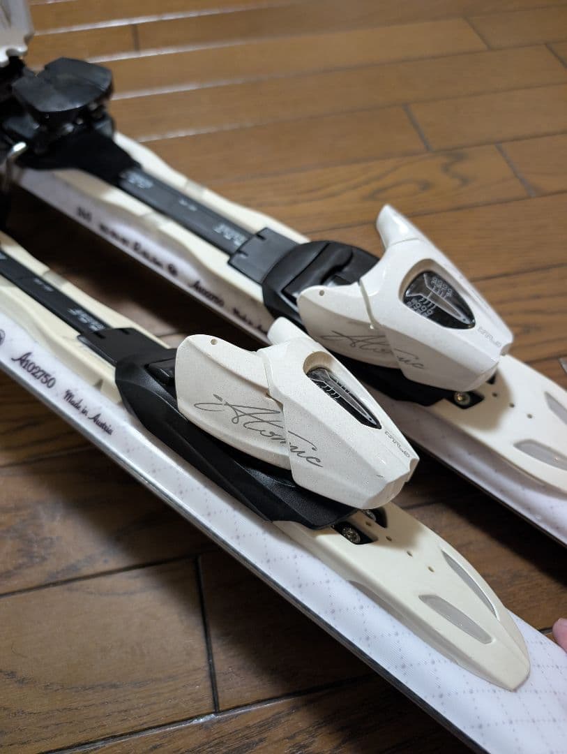 m*e様 atomic 女性向き？！ スキー板 ビンディングセット 149cm