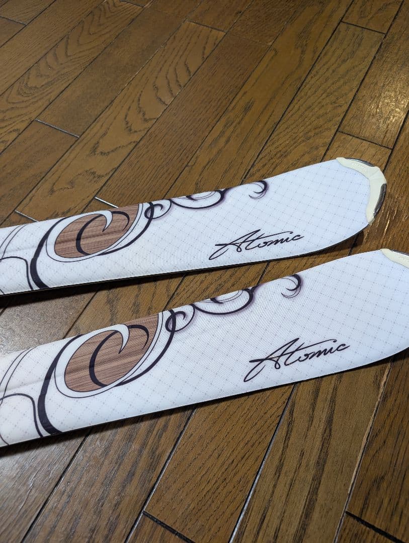 m*e様 atomic 女性向き？！ スキー板 ビンディングセット 149cm