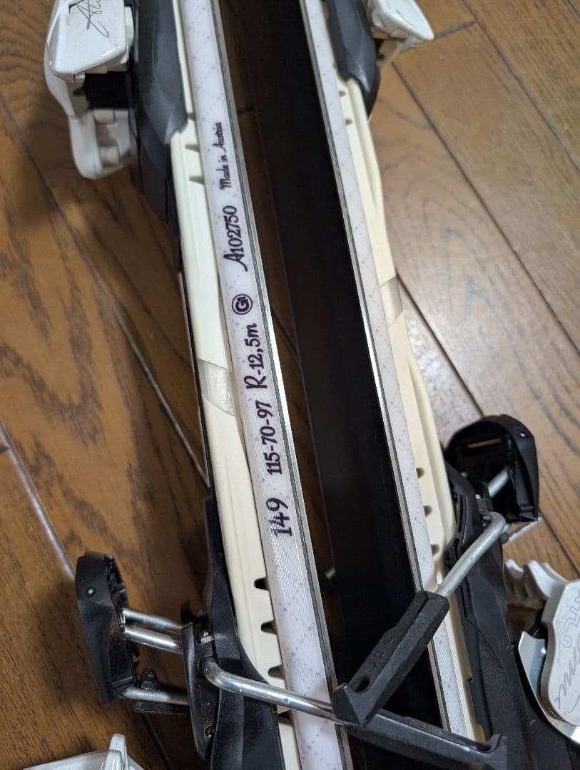 m*e様 atomic 女性向き？！ スキー板 ビンディングセット 149cm