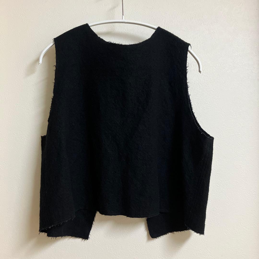 山中とみこ　CHICU+CHICU5/31 圧縮ウール　2WAY ベスト　黒