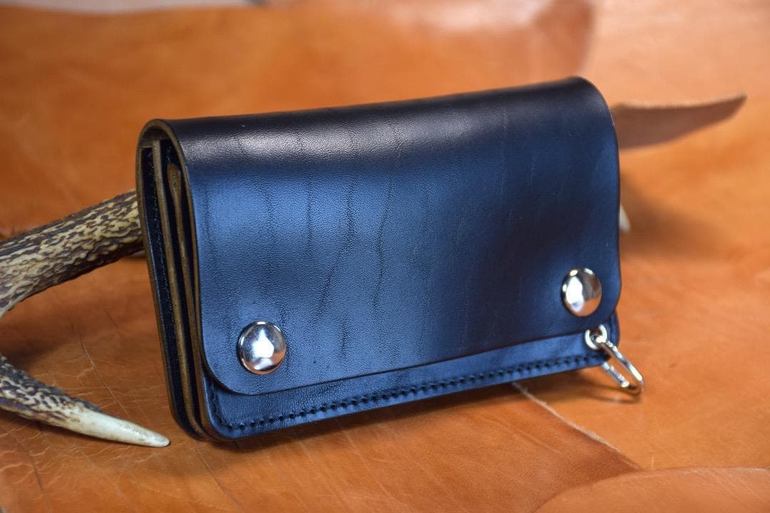 【MARYAM社 ホースバット】　トラッカーウォレット　ミドルサイズ　黒　茶芯