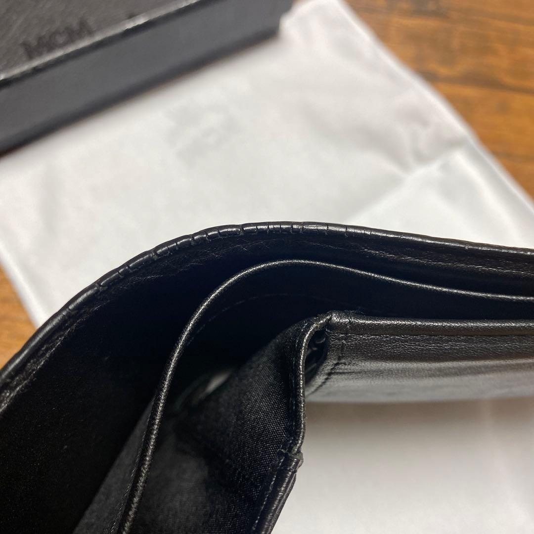 MCM 二つ折りウォレット　ポケット付き