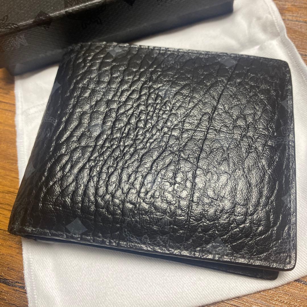 MCM 二つ折りウォレット　ポケット付き