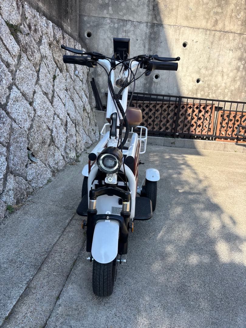 ナクラム　ペット用電動カート三輪電動アシスト自転車 ホワイト