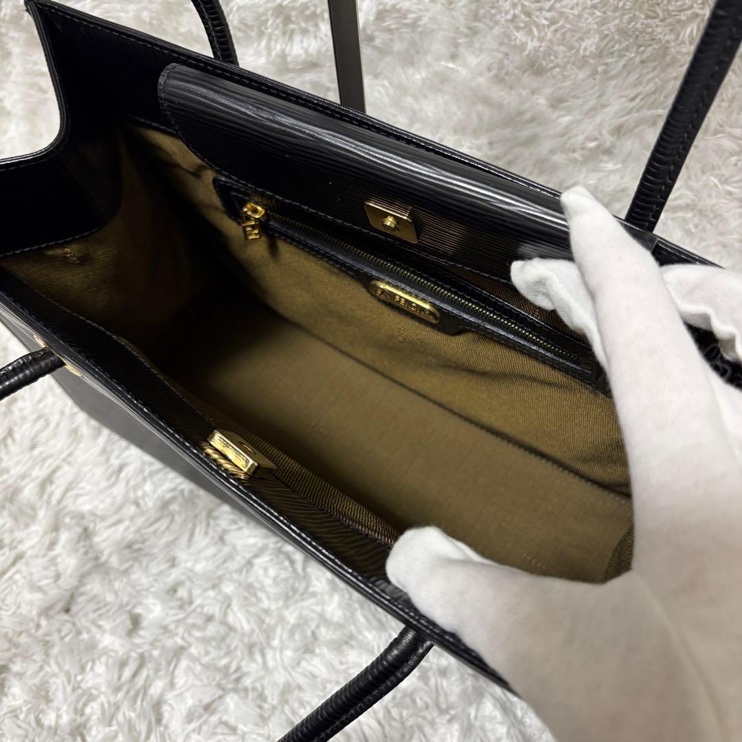 FENDI ✨【美品】✨　エピ　ショルダーバッグ　トートバッグ　ロゴ