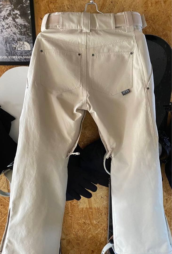 スノーボード　ウェア　パンツ　ベージュ　オフホワイト　新作　最安値‼️ 韓国