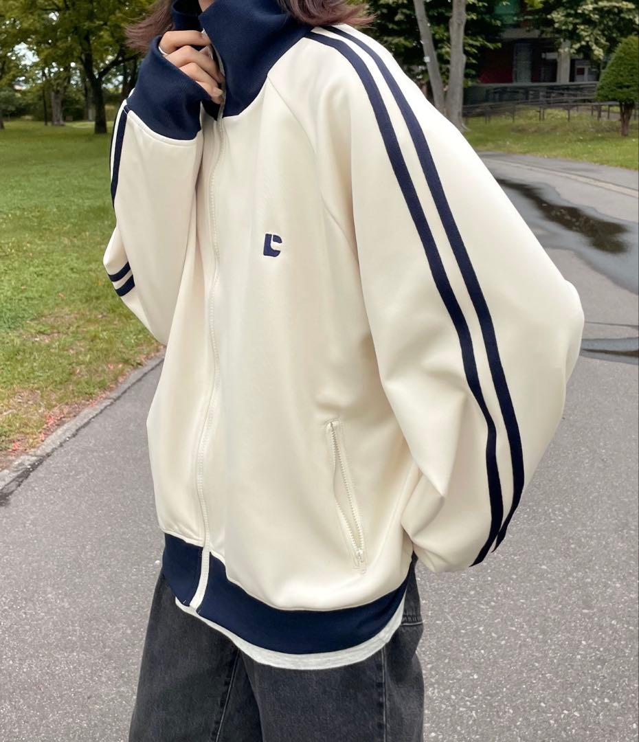 chillfar チルファー　トラックジャケット　アイボリー