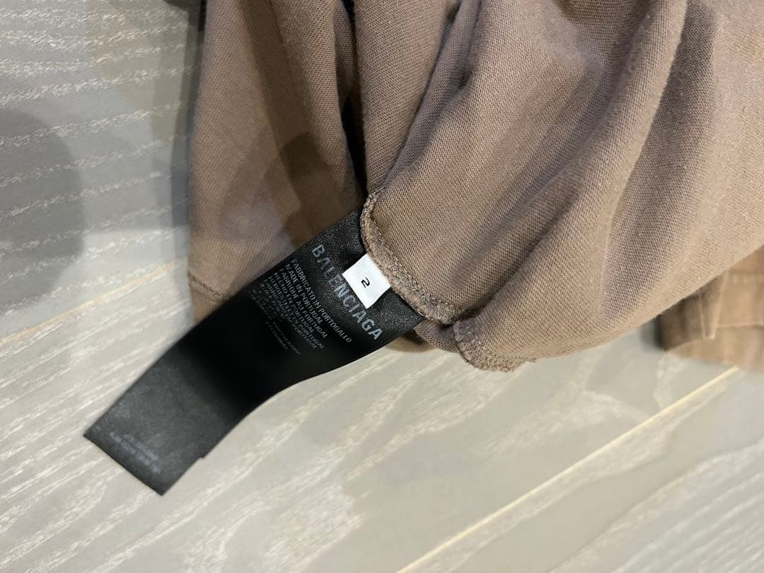 Balenciaga ベージュ ロゴ Tシャツ