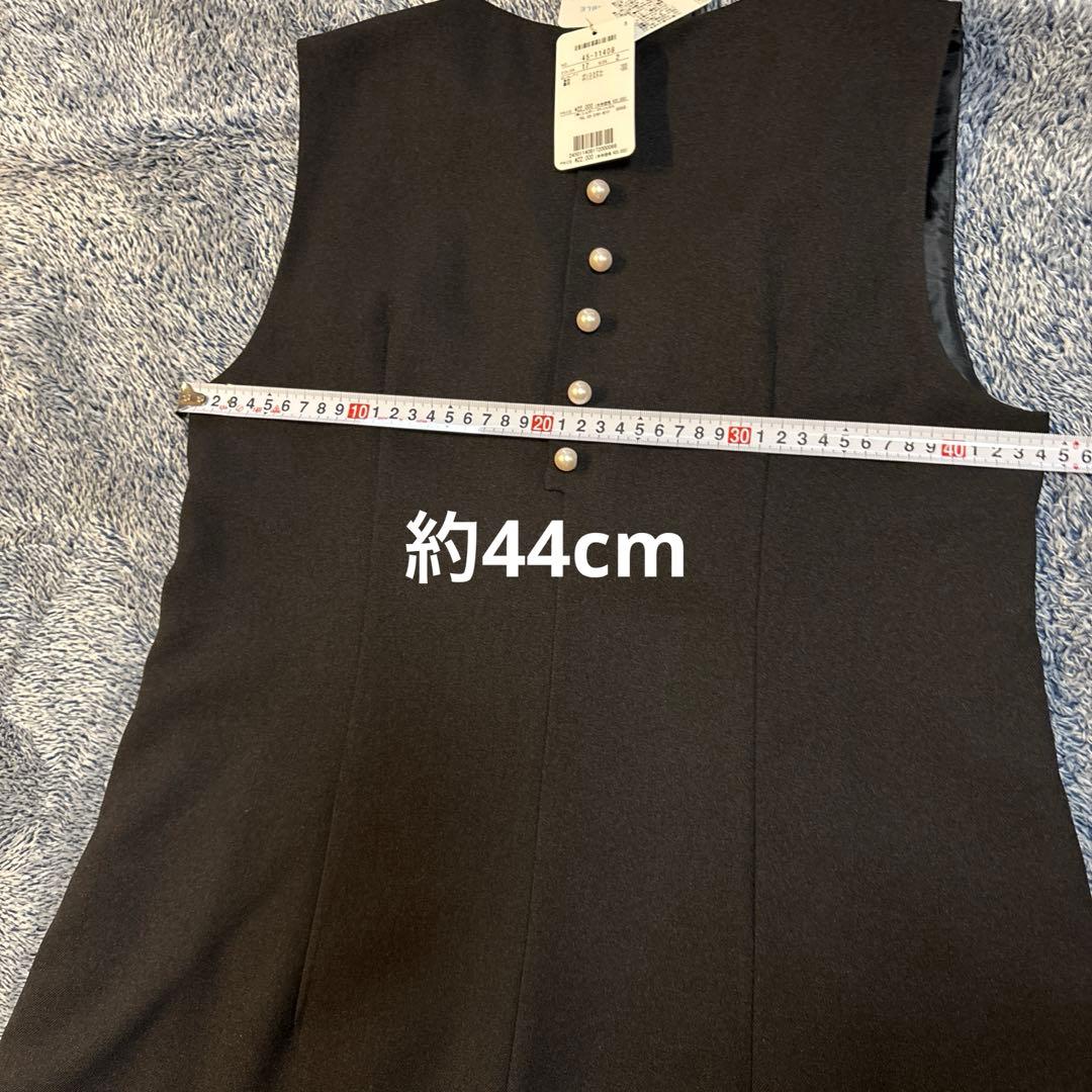 【strawberry fields 】新品　Vネック　パール釦　ワンピース