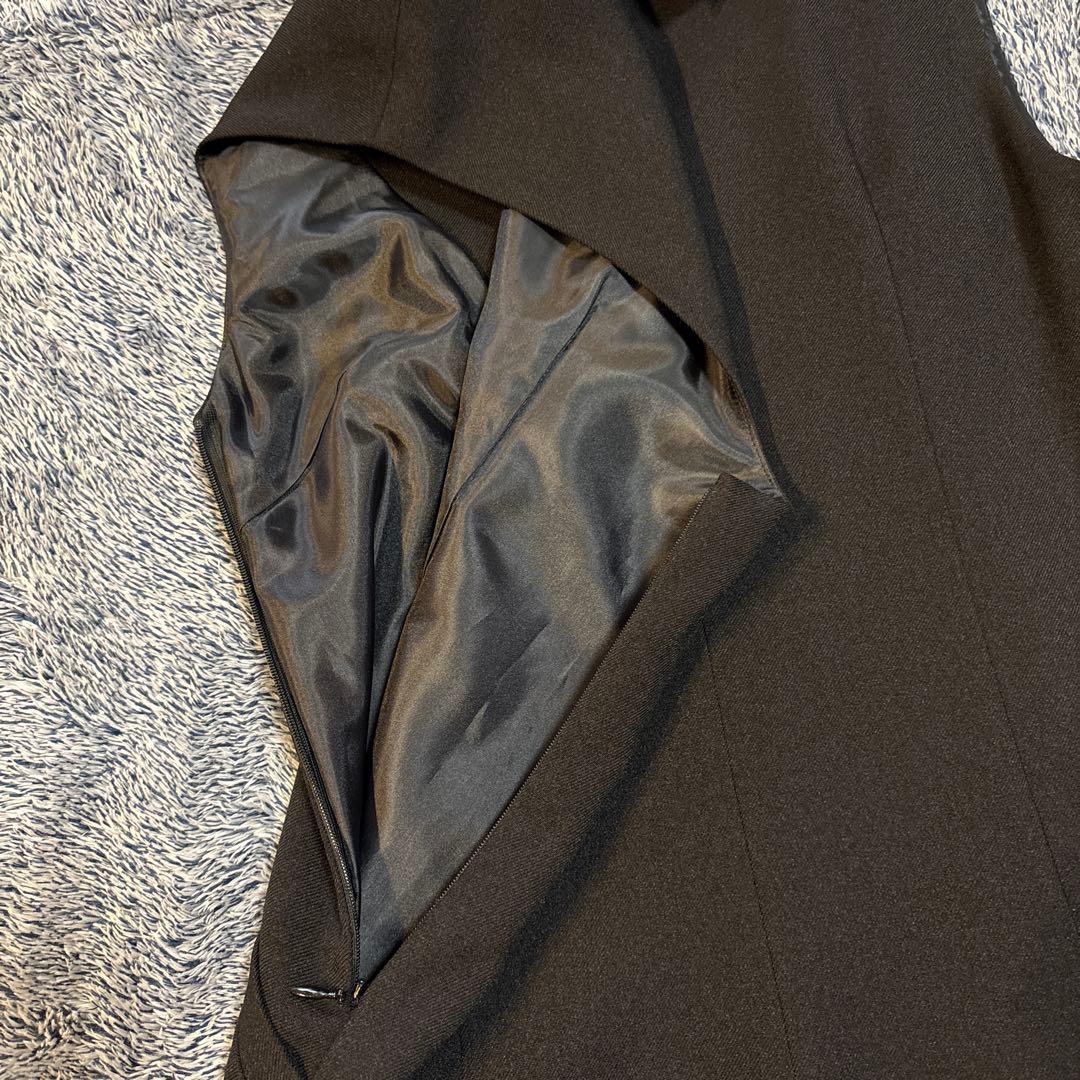 【strawberry fields 】新品　Vネック　パール釦　ワンピース