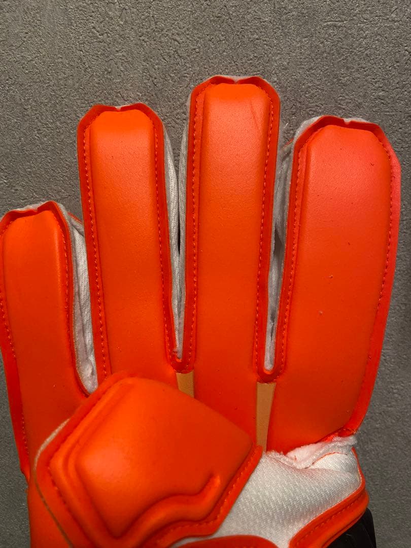 『新品未使用』プーマ　エヴォパワー1 ゴールキーパーグローブ