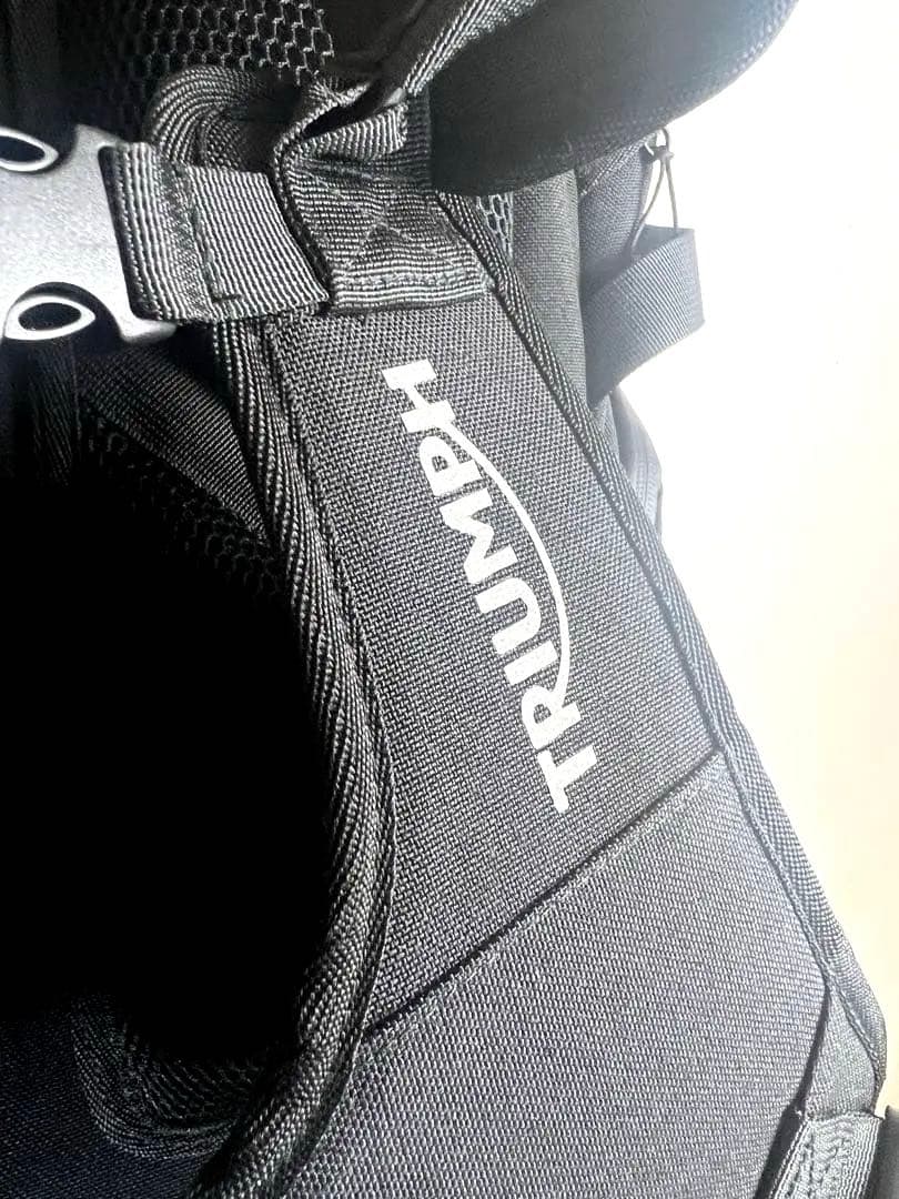 TRIUMPH 【純正品】ブラックリュック 35リットル