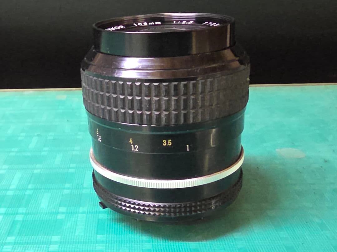 ニコン Ai Nikkor 105mm F2.5 単焦点 オールドレンズ