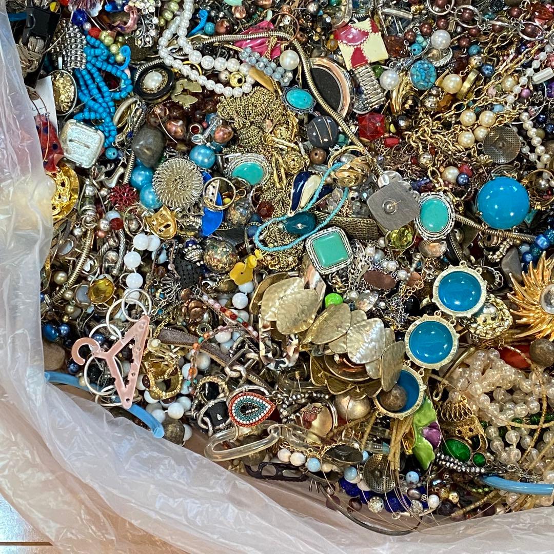 大量まとめ売り　ジャンク　未選別　アクセサリー色々②　約10.8㎏　ネックレス他