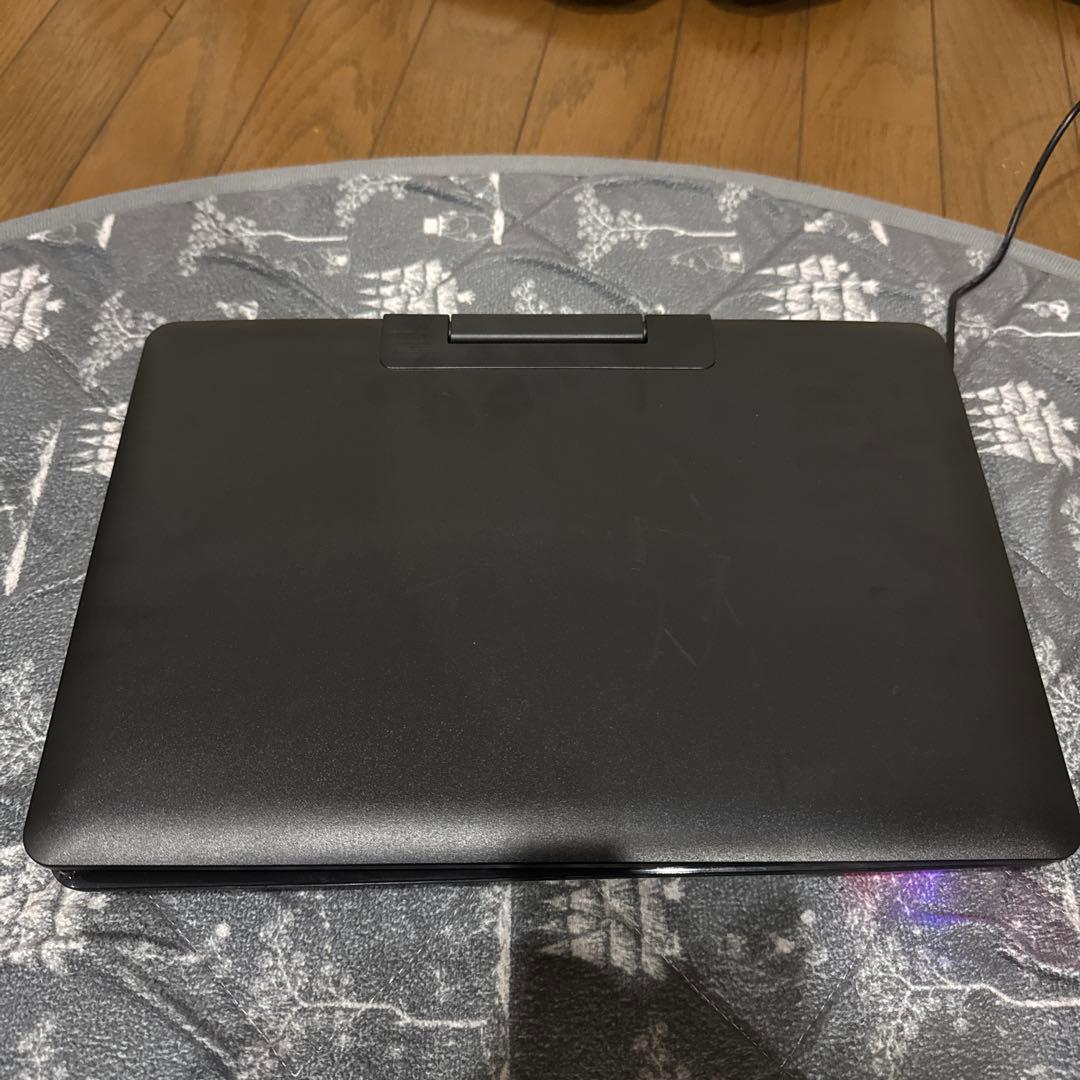 VERSOS Bluetooth対応13.3㌅ポータブルDVDプレーヤー