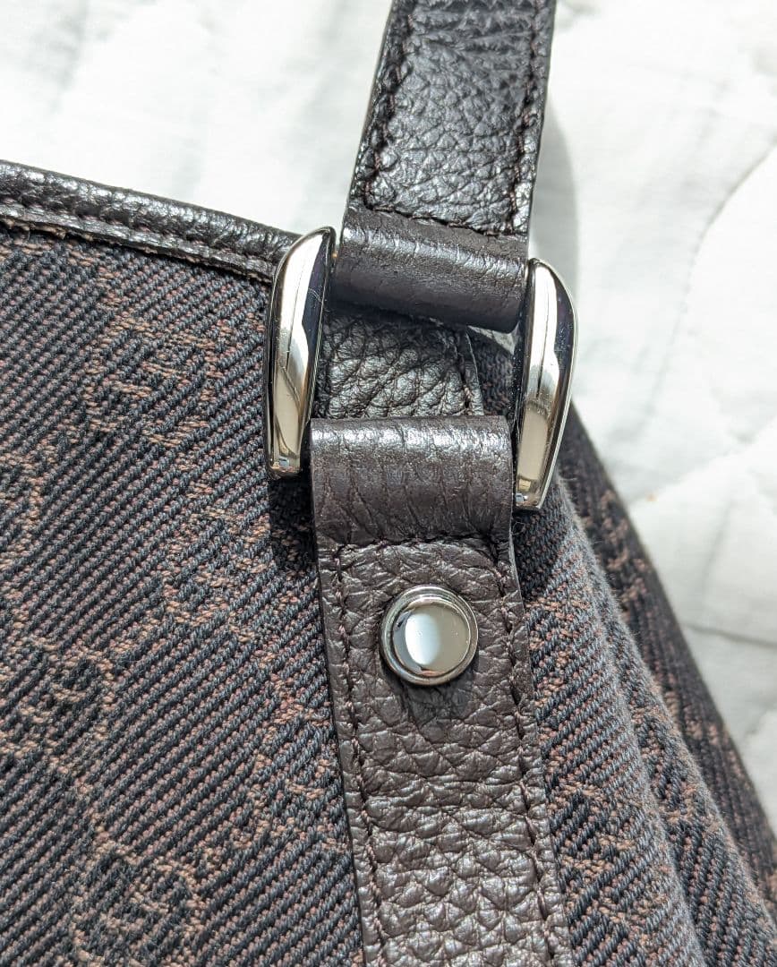 GUCCI GG柄ダークグレー トートバッグ　 袋 取り扱いガイド付き
