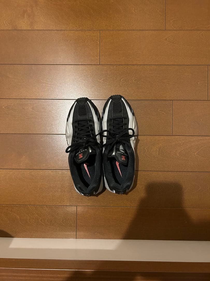 靴 Nike Shox R4 \"llic Silver/Red\" 24cm