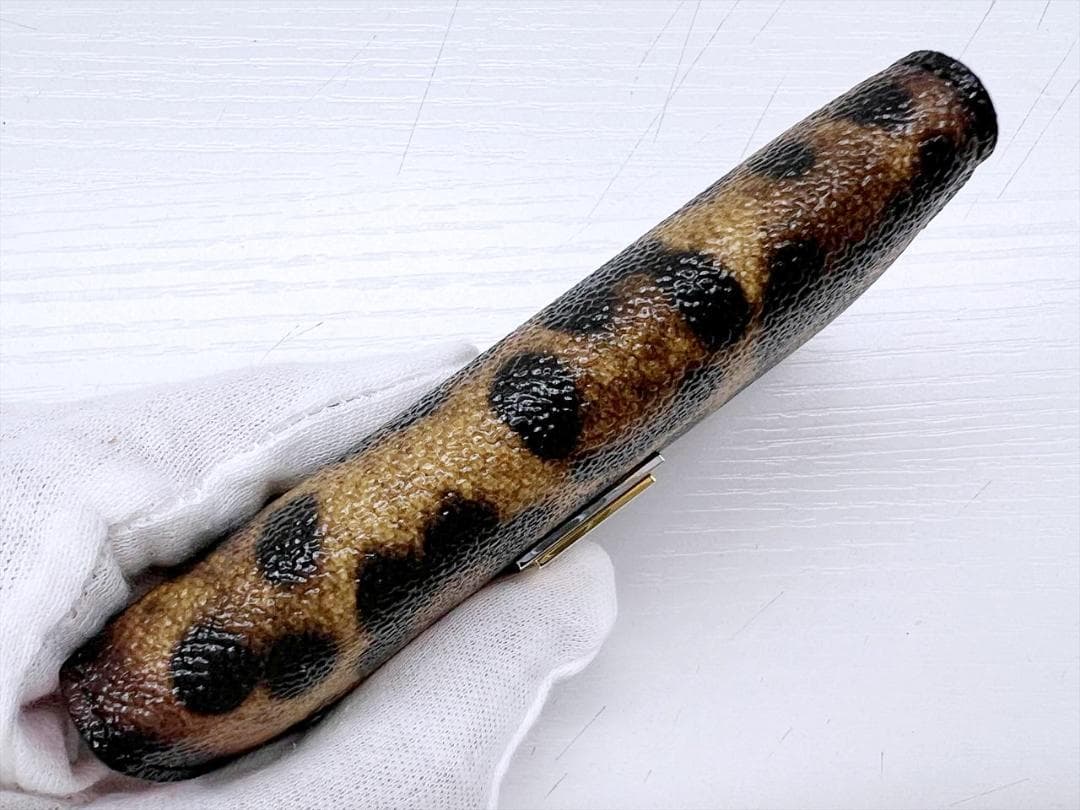 未使用保管　美品　ドルチェ＆ガッバーナ　ロゴプレート　レオパード　キーケース