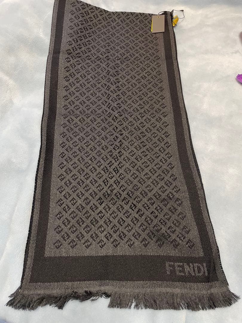 FENDI ブラック マフラー フリンジ付き