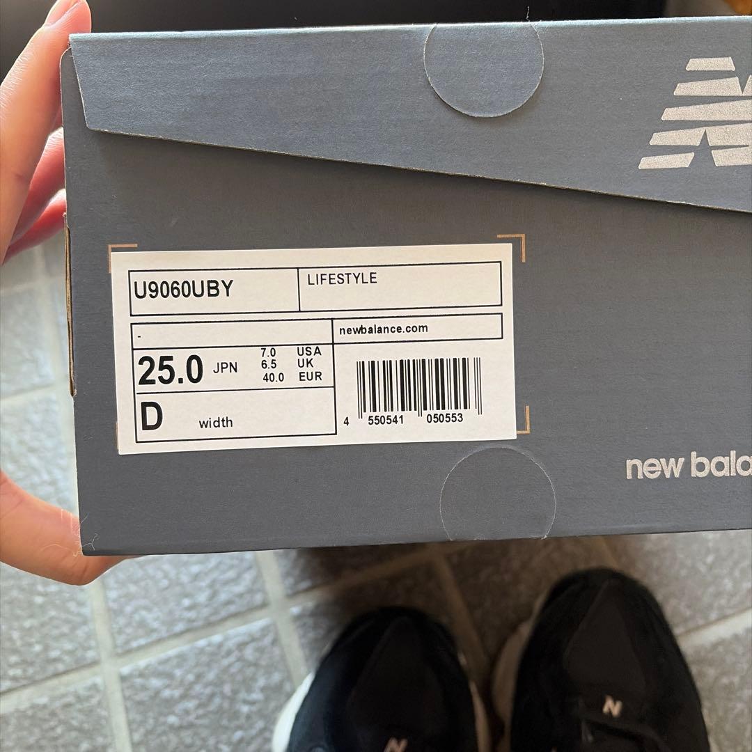 靴 New Balance 9060