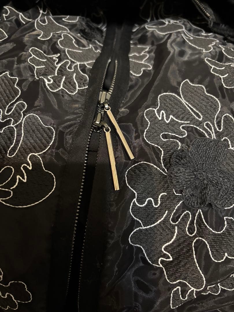 PRIDE 黒 花柄モチーフ&刺繍 ジップアップジャケット　サイズ38