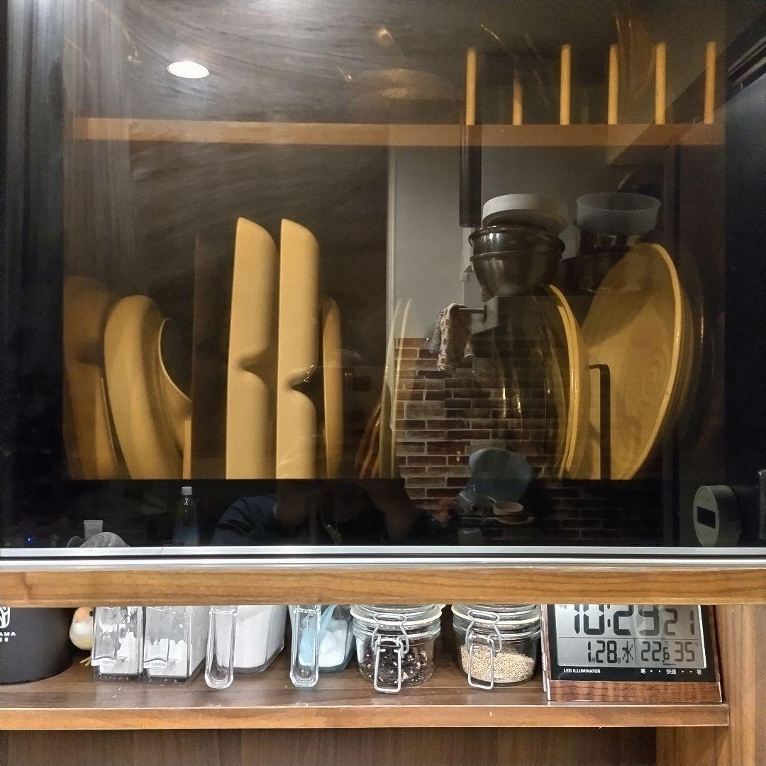 木製食器棚 ガラス扉付き