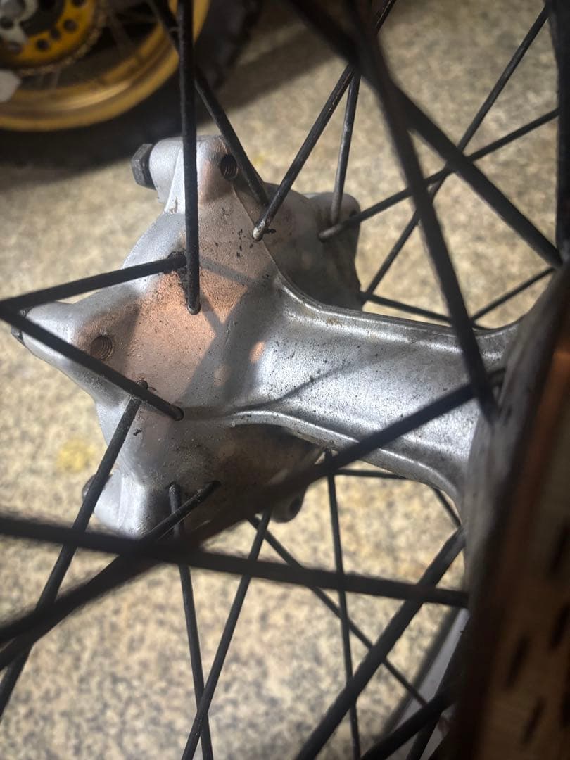 セロー225 リアホイール