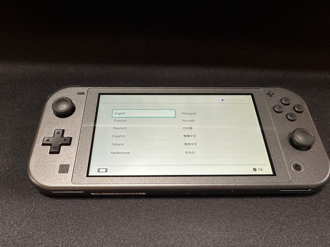 Nintendo Switch Lite ポケモンデザイン　スイッチライト　本体