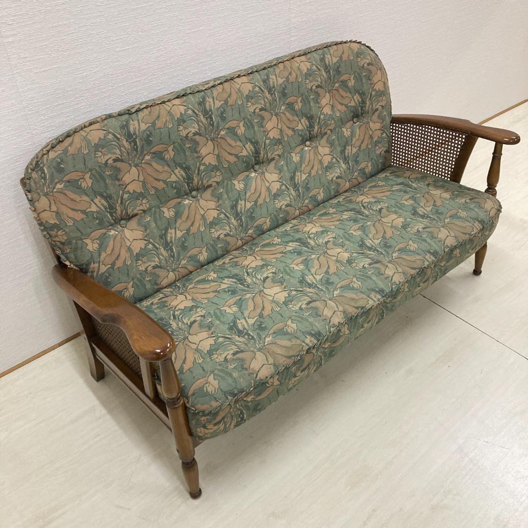 【カリモク】コロニアル　２人掛けソファ　ラブソファ　レトロ