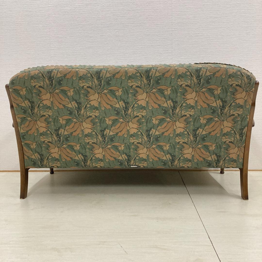 【カリモク】コロニアル　２人掛けソファ　ラブソファ　レトロ